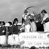Een van de eerste carnavalsoptochten in Kilder.