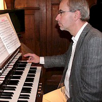 Marcel Verheggen tijdens orgelconcert.
