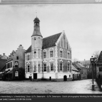 Door architekt Ovink uit Doetinchem werd het gebouw begin vorige eeuw danig ontsiert.