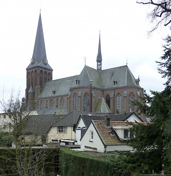 De St. Pancratiuskerk in 's-Heerenberg.