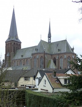 De St. Pancratiuskerk in 's-Heerenberg.