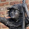 Het bronzen beeld van Mechteld ten Ham vervaardigd door Patrick Beverloo.