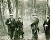 Op jacht in de Byvanck in de jaren dertig. Van links naar rechts: Willem van der Heijden, Henri Vermeulen, Peter Meisters en Mannus Gerrits.