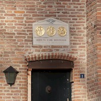 's-Heerenberg - De Munt, detail boven de ingang