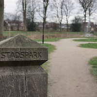 's-heerenberg - Patersklooster/Gouden Handen. Ingang klooster tuin/park (2015)