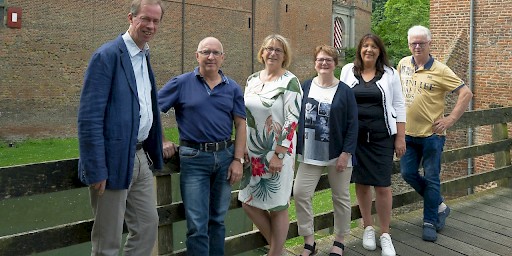 Redactie Old Ni-js. Vlnr: Antoon Berentsen, Rob Vister, Ruth Mijnen, Anneke Lukkezen, Gaby Berendsen en Ton van Vliet