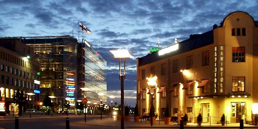 https://nl.wikipedia.org/wiki/Witte_nacht#/media/Bestand:Mittsommernacht-in-helsinki.jpg